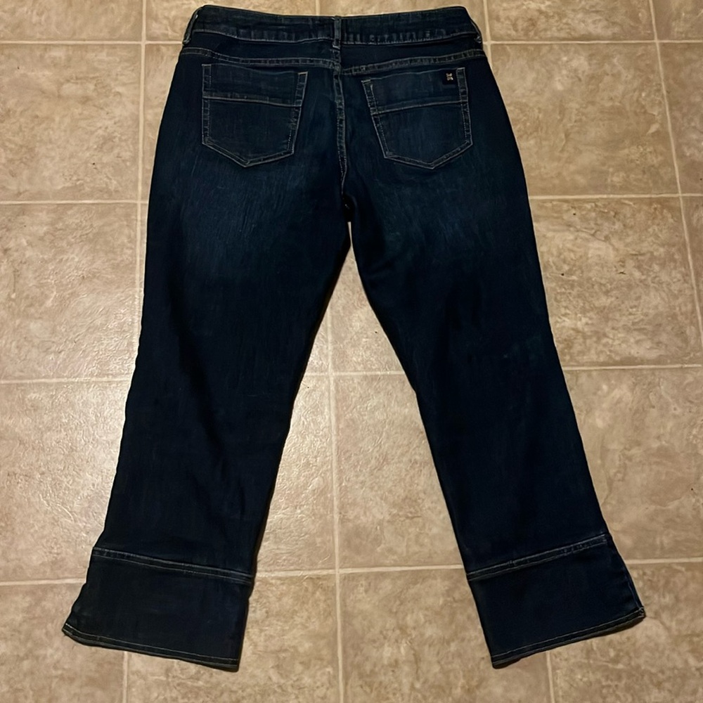 Simply Vera Wang straight dark wash denim capri - Picture 8 of 10